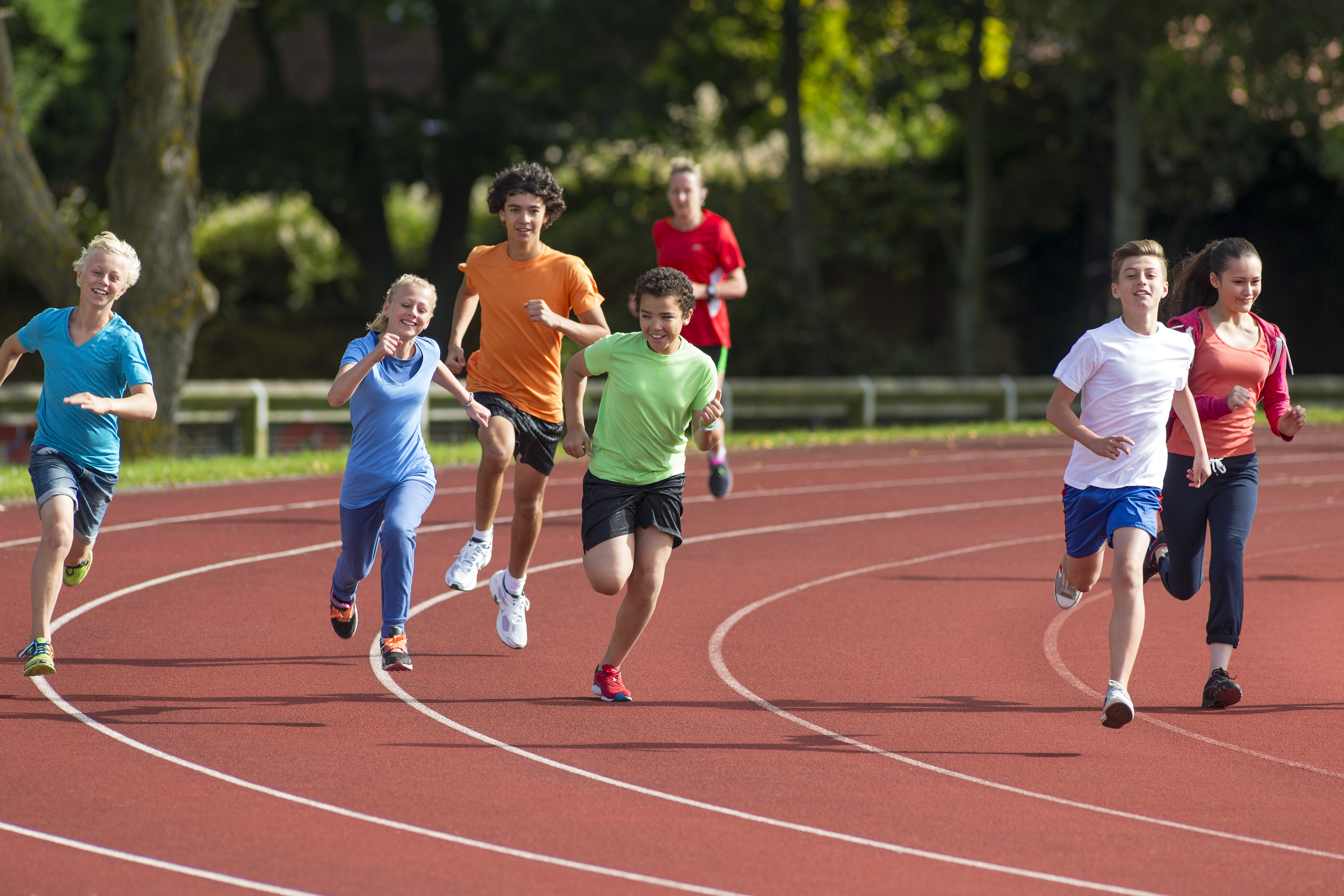Kids running track