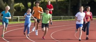 Kids running track