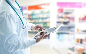 Pharmacist on iPad