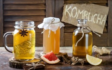 Healthy drink including kombucha