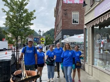 Dr. Wigel and team volunteering